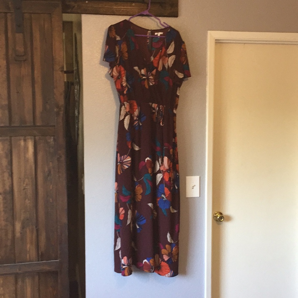 Beautiful women’s plus size dress. Worn once